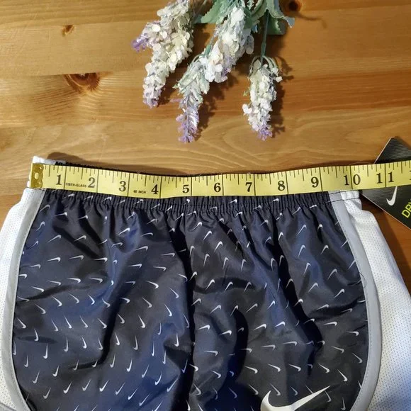 Nike Dri-FIT Shorts 6x Girl's - Picture 13 of 13